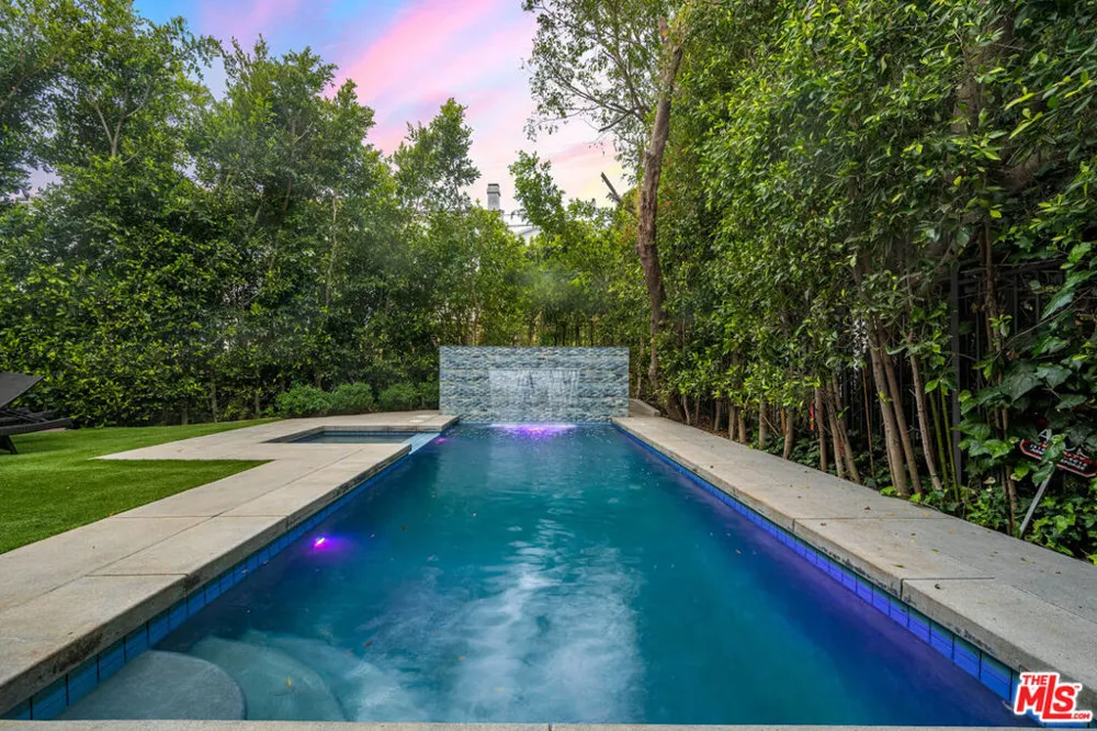 126 Canyon View Drive Los Angeles, CA 90049
