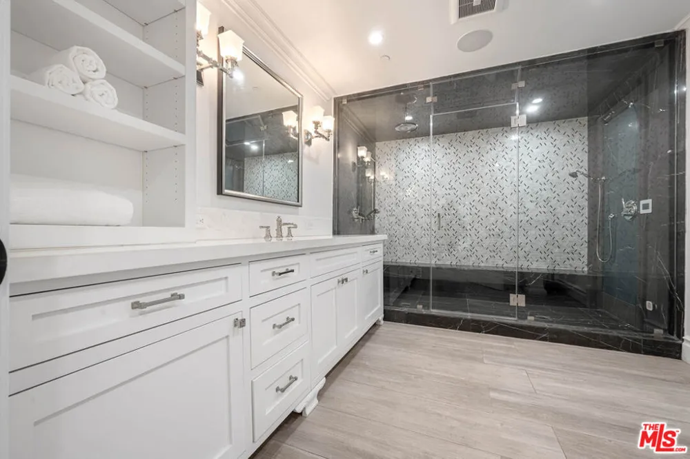 126 Canyon View Drive Los Angeles, CA 90049