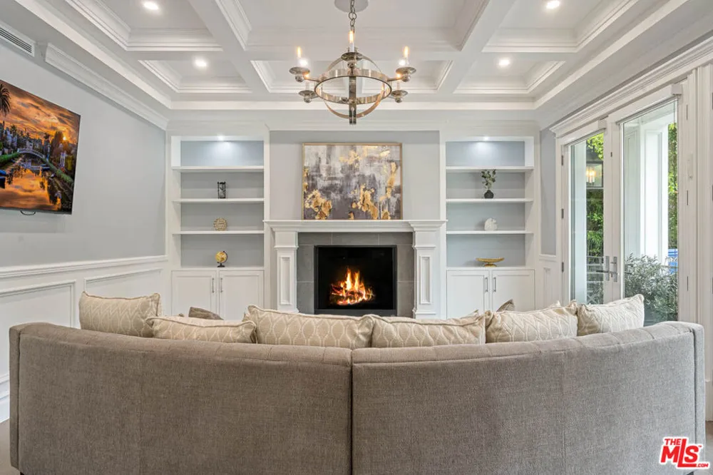 126 Canyon View Drive Los Angeles, CA 90049