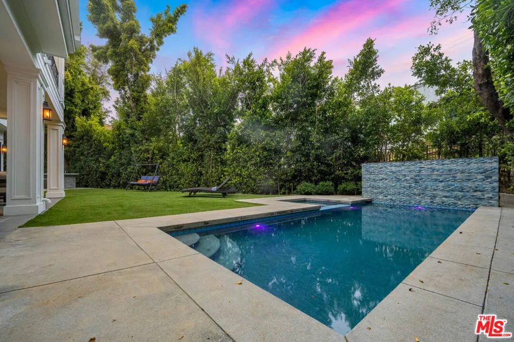 126 Canyon View Drive Los Angeles, CA 90049