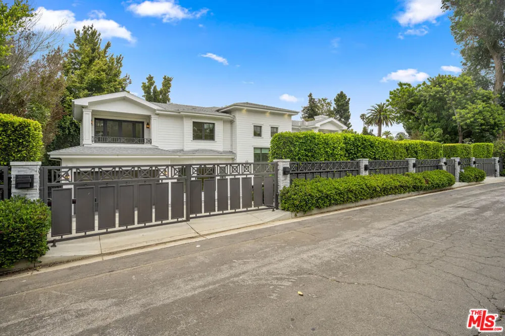 126 Canyon View Drive Los Angeles, CA 90049