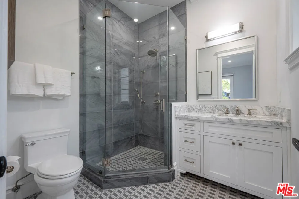 126 Canyon View Drive Los Angeles, CA 90049