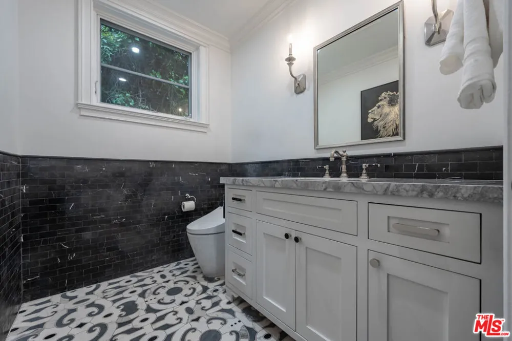 126 Canyon View Drive Los Angeles, CA 90049