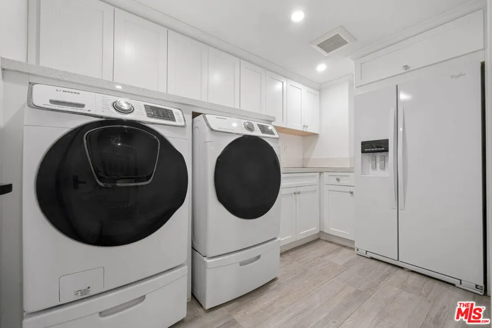 126 Canyon View Drive Los Angeles, CA 90049