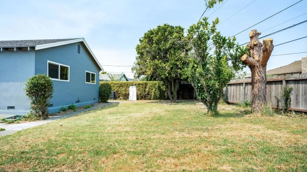 136 Del Mar Drive Salinas, CA 93901
