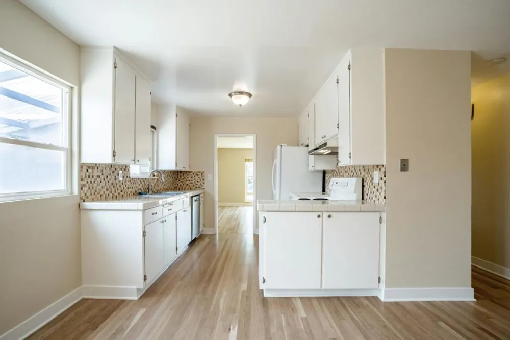 136 Del Mar Drive Salinas, CA 93901