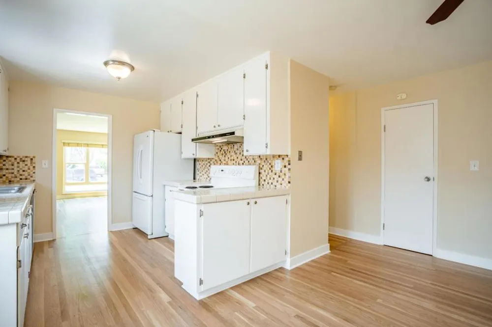 136 Del Mar Drive Salinas, CA 93901
