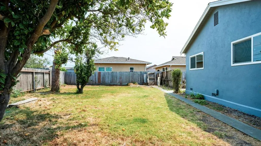 136 Del Mar Drive Salinas, CA 93901