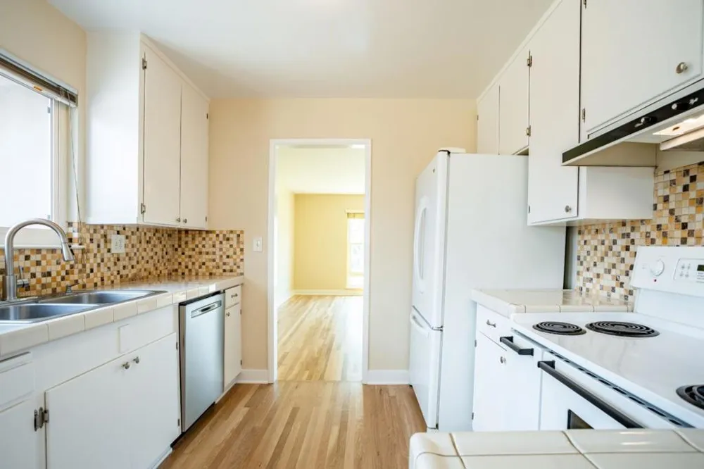 136 Del Mar Drive Salinas, CA 93901