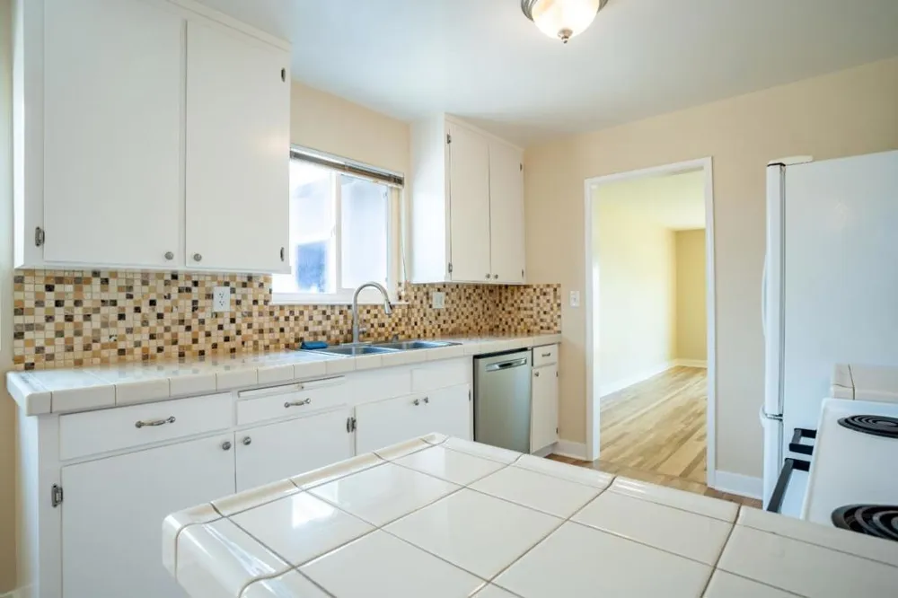 136 Del Mar Drive Salinas, CA 93901