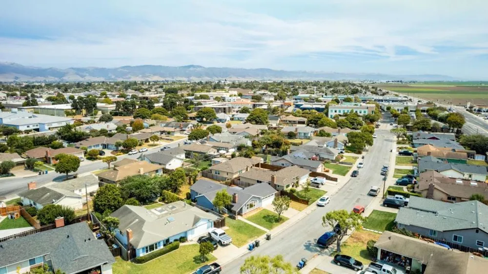 136 Del Mar Drive Salinas, CA 93901