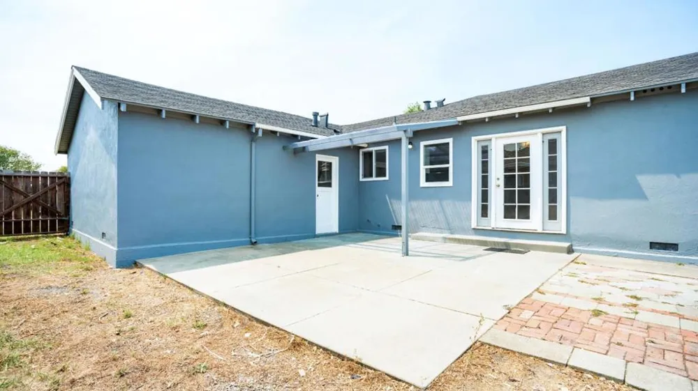 136 Del Mar Drive Salinas, CA 93901