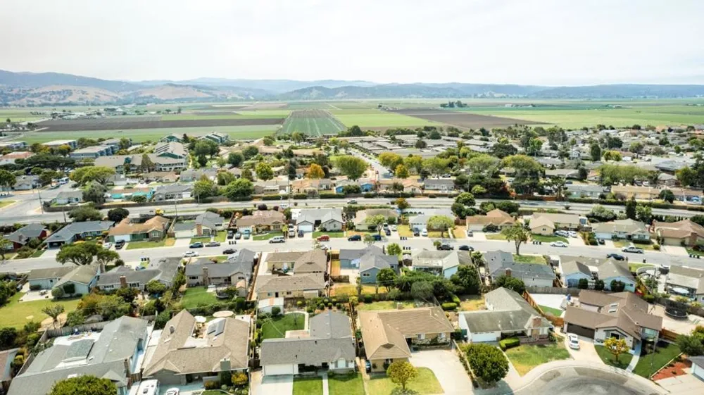 136 Del Mar Drive Salinas, CA 93901