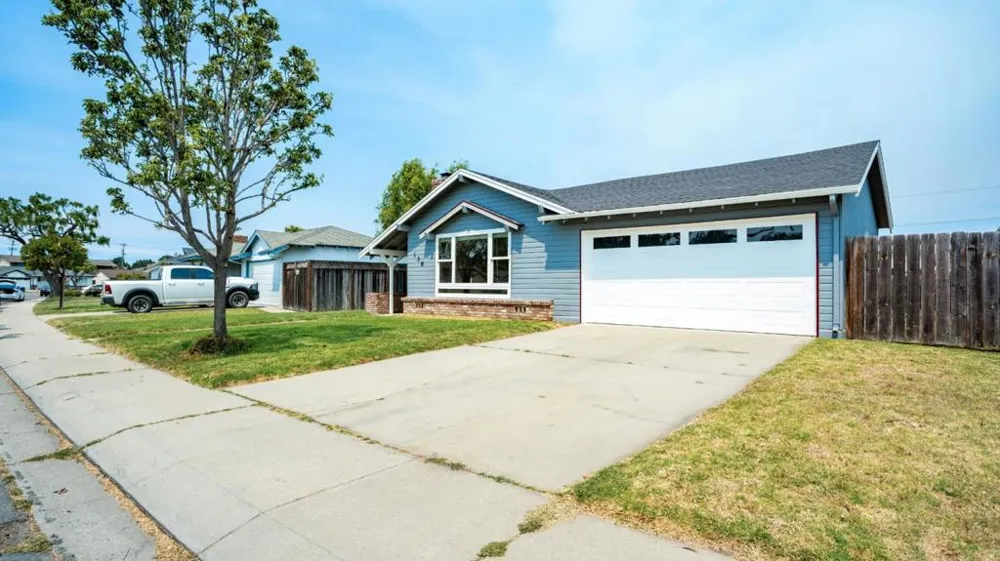 136 Del Mar Drive Salinas, CA 93901