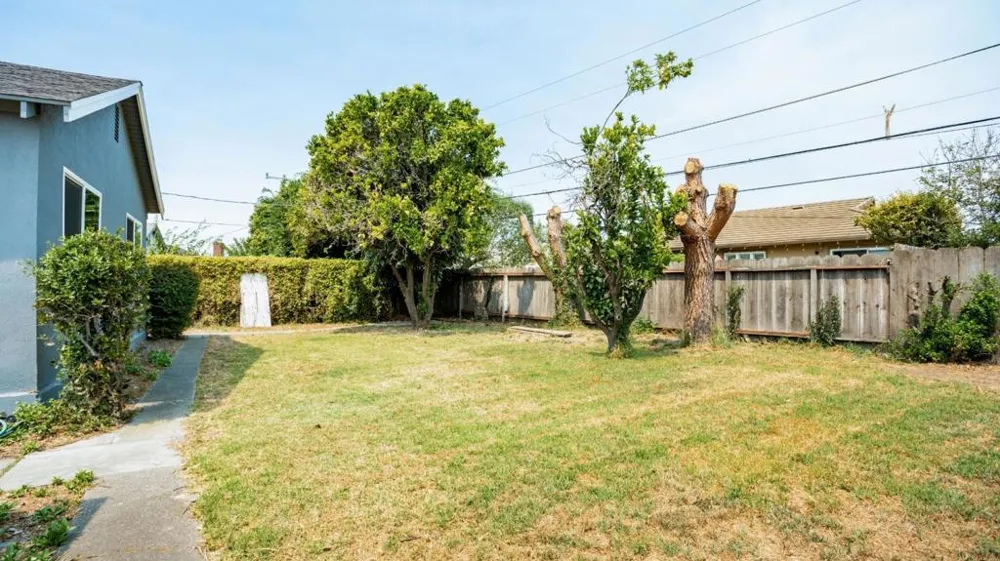 136 Del Mar Drive Salinas, CA 93901