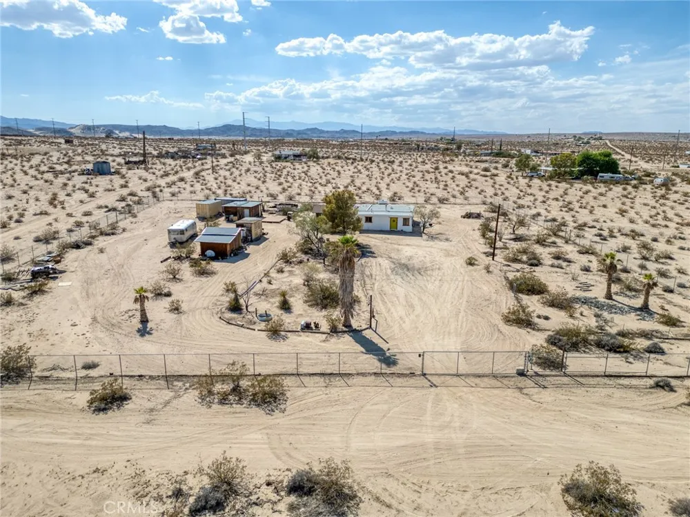 69833 Sunny Sands 29 Palms, CA 92277