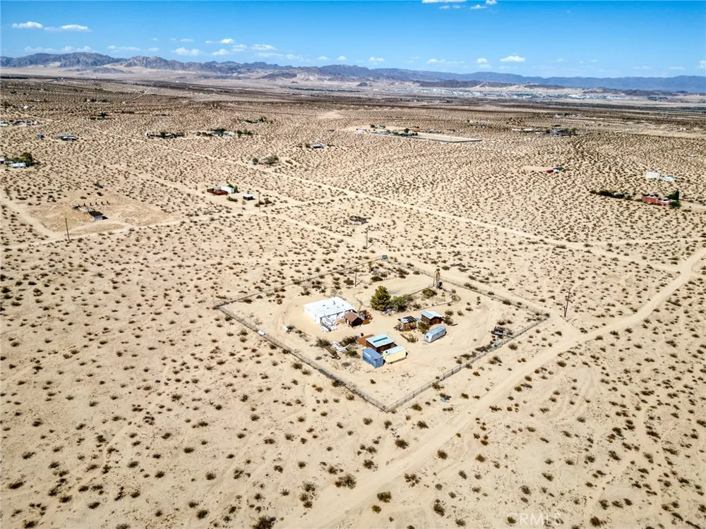 69833 Sunny Sands 29 Palms, CA 92277