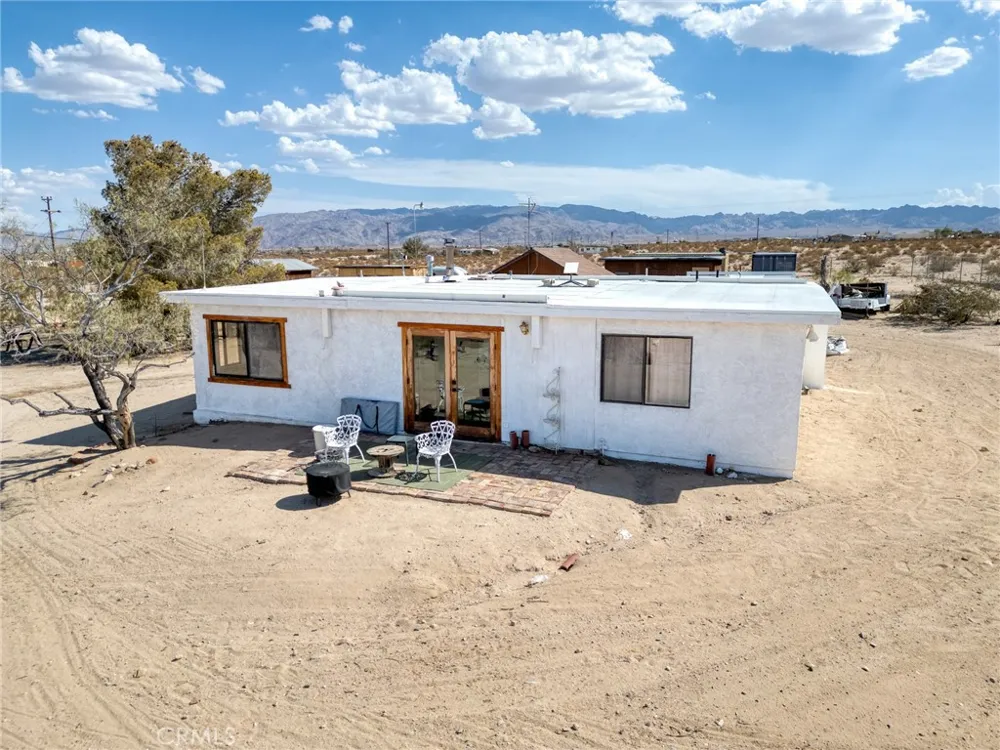69833 Sunny Sands 29 Palms, CA 92277