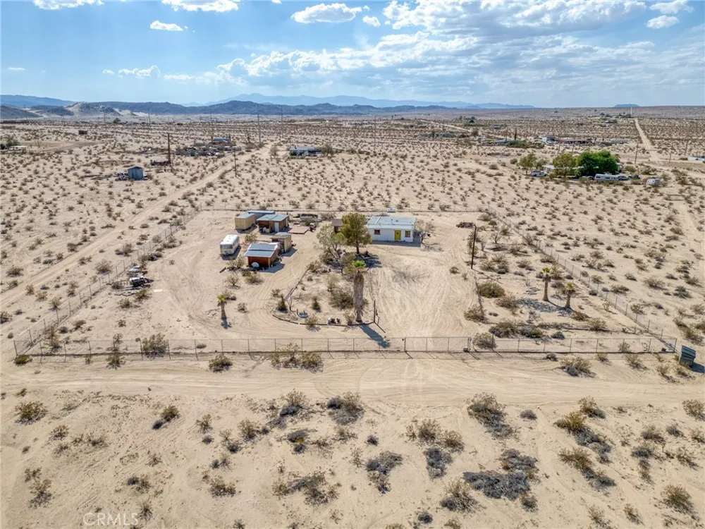 69833 Sunny Sands 29 Palms, CA 92277