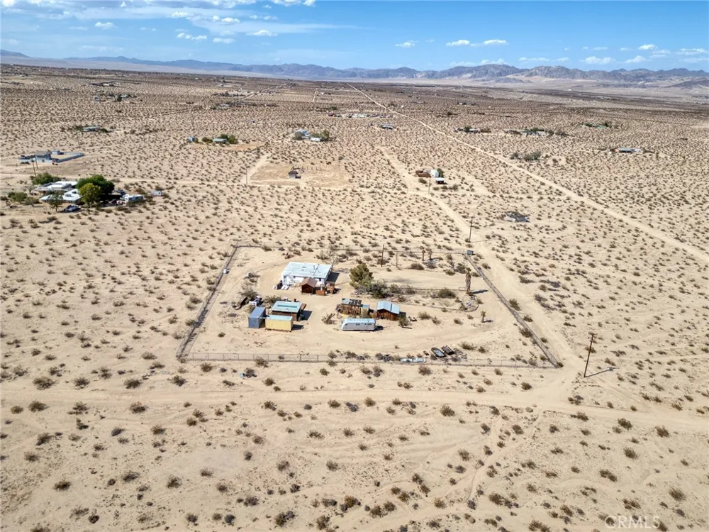 69833 Sunny Sands 29 Palms, CA 92277