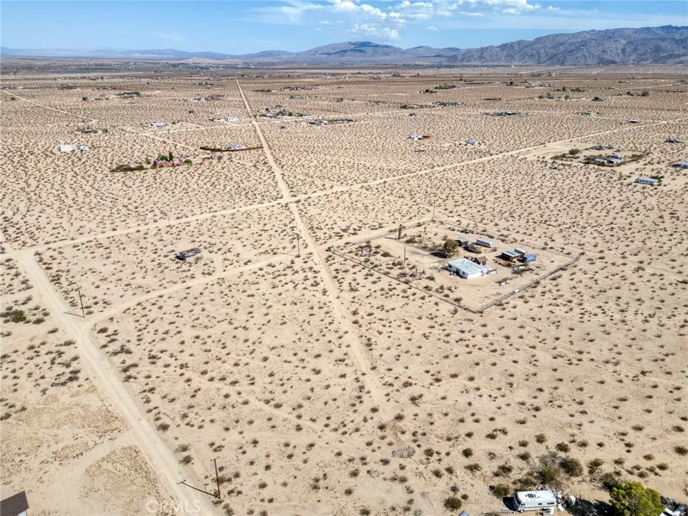 69833 Sunny Sands 29 Palms, CA 92277