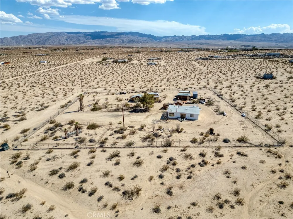 69833 Sunny Sands 29 Palms, CA 92277