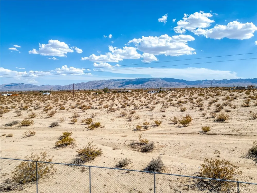 69833 Sunny Sands 29 Palms, CA 92277