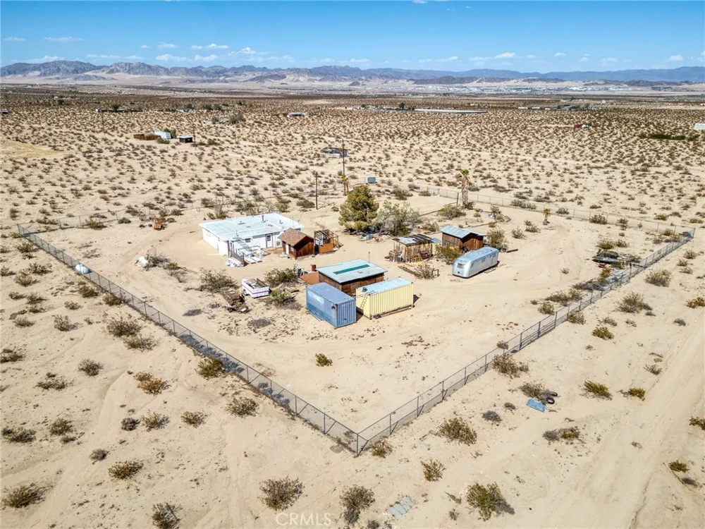69833 Sunny Sands 29 Palms, CA 92277