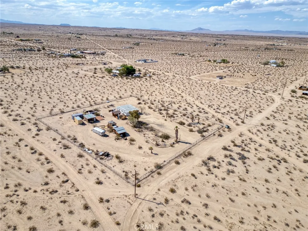 69833 Sunny Sands 29 Palms, CA 92277