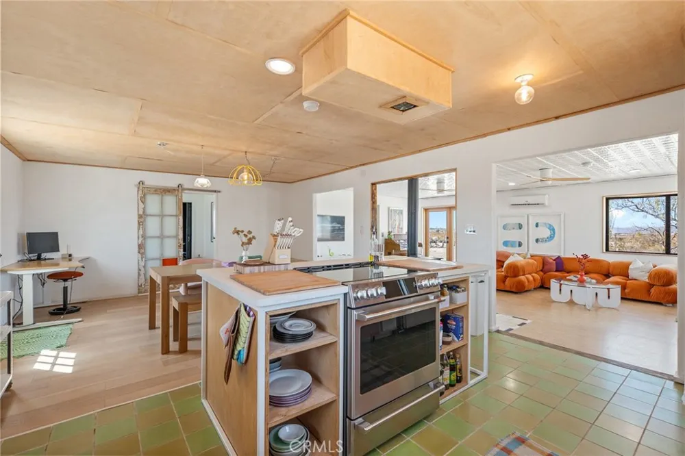 69833 Sunny Sands 29 Palms, CA 92277