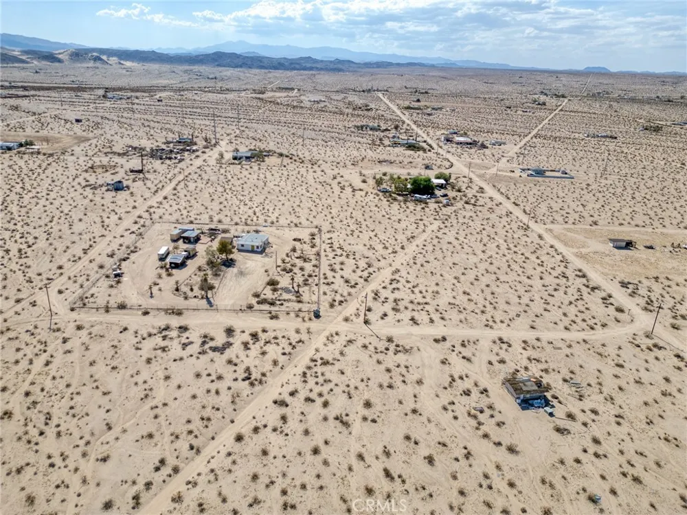 69833 Sunny Sands 29 Palms, CA 92277