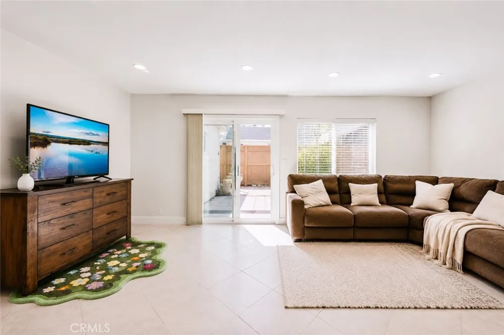 47 Fox #27 Irvine, CA 92614