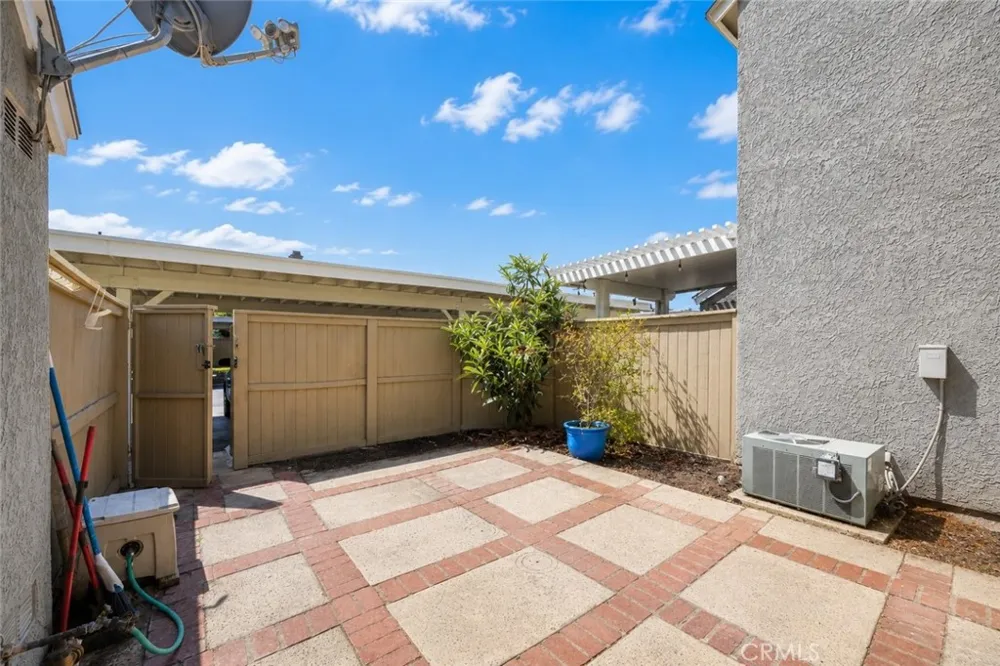 47 Fox #27 Irvine, CA 92614