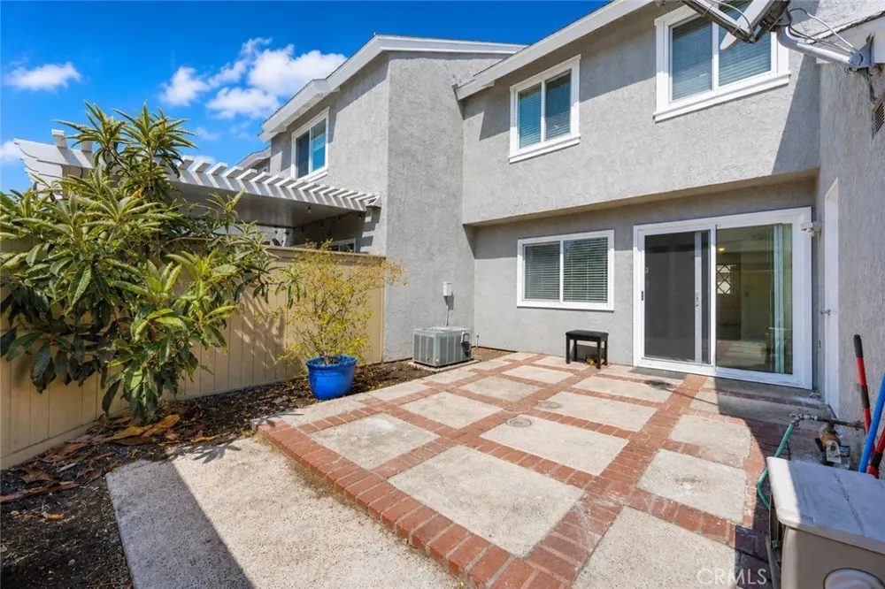 47 Fox #27 Irvine, CA 92614