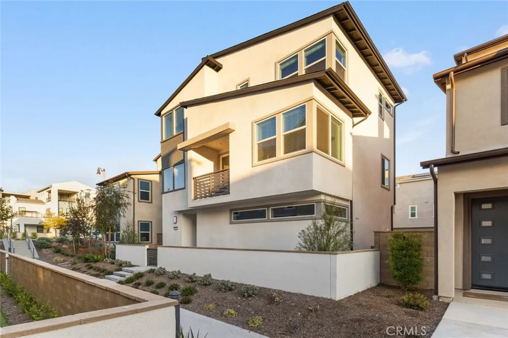 470 Lobata Irvine, CA 92618