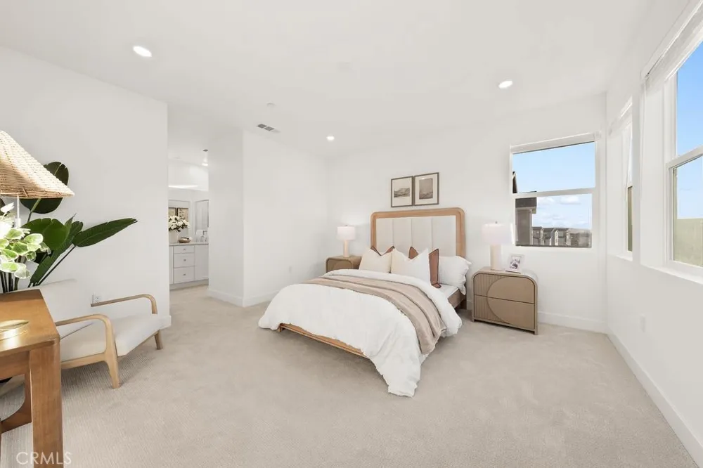 470 Lobata Irvine, CA 92618
