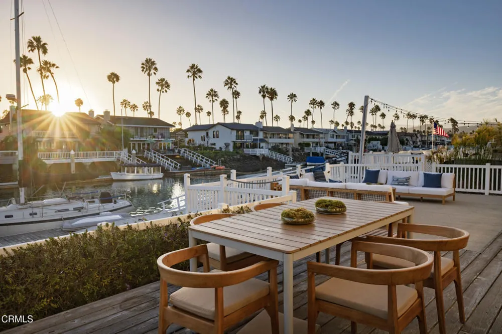 3025 Seahorse Avenue Ventura, CA 93001