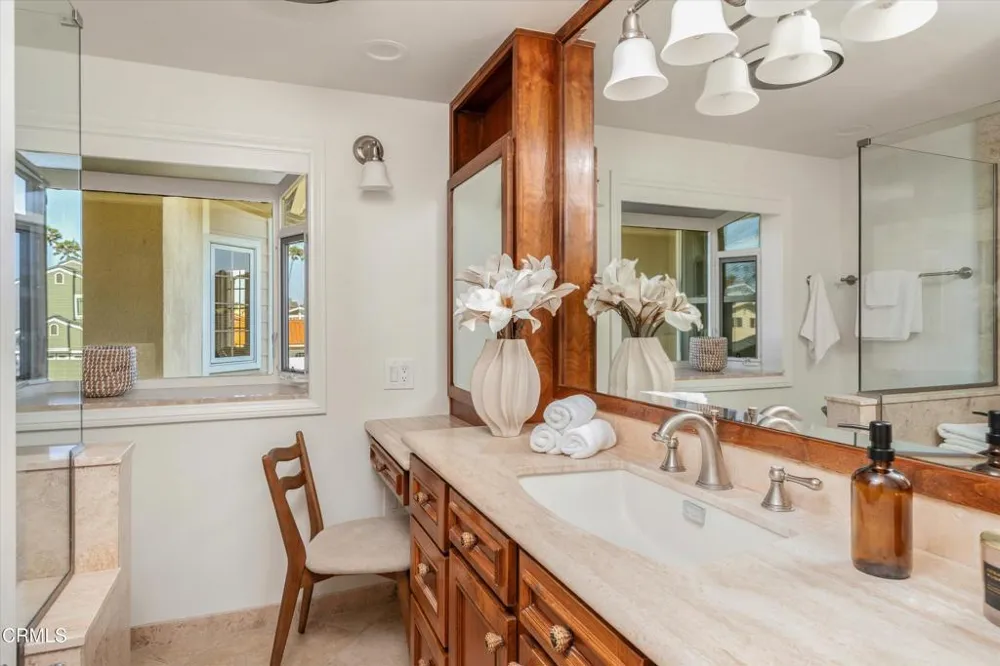 3025 Seahorse Avenue Ventura, CA 93001