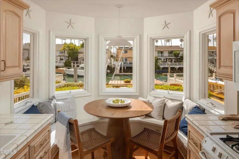 3025 Seahorse Avenue Ventura, CA 93001