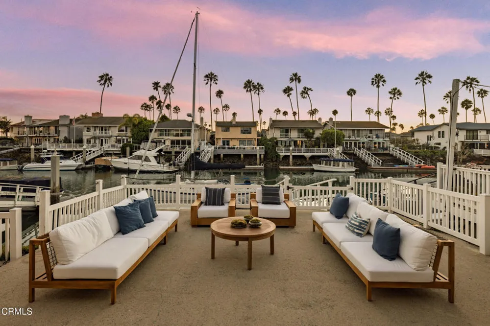 3025 Seahorse Avenue Ventura, CA 93001