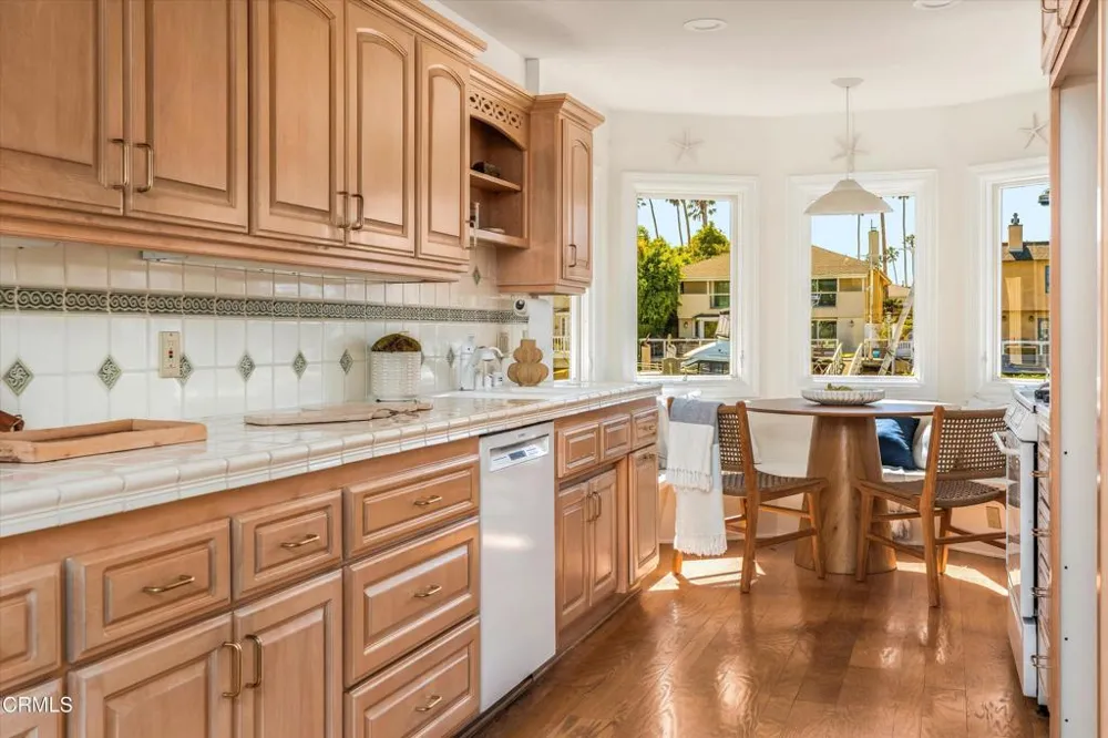 3025 Seahorse Avenue Ventura, CA 93001