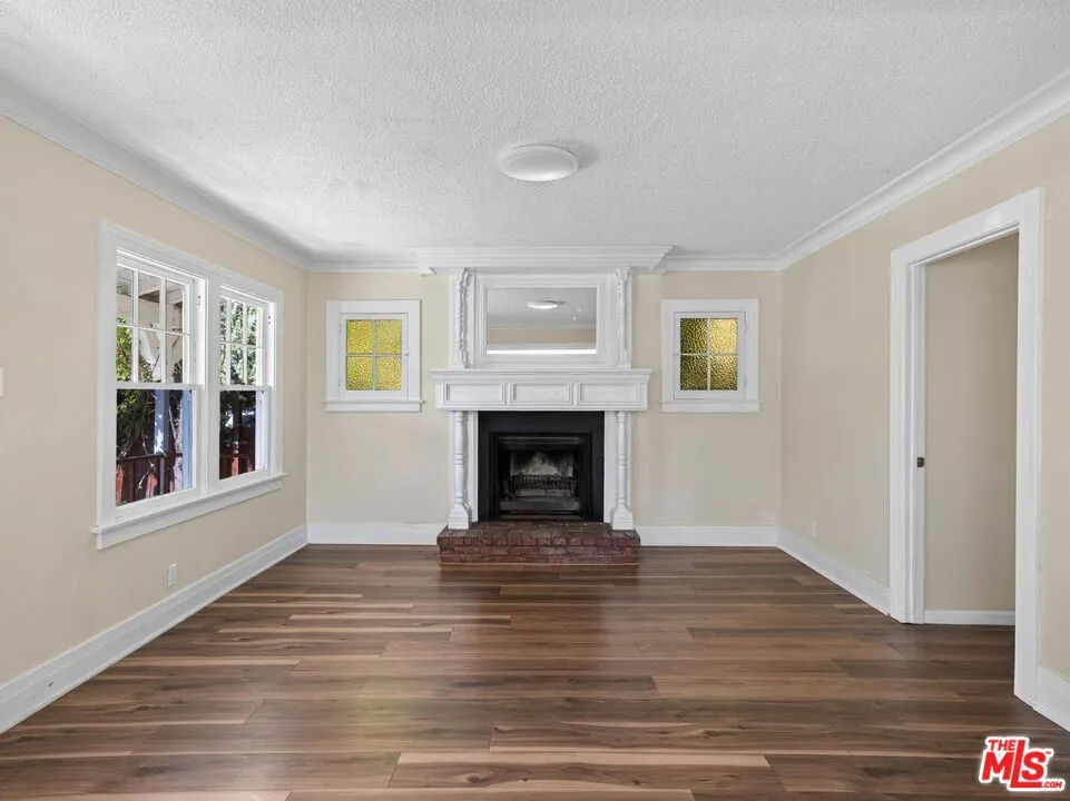 20911 Vose Street Los Angeles, CA 91303