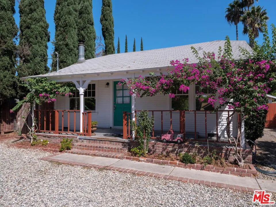 20911 Vose Street Los Angeles, CA 91303