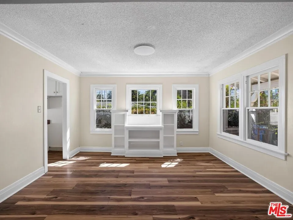 20911 Vose Street Los Angeles, CA 91303