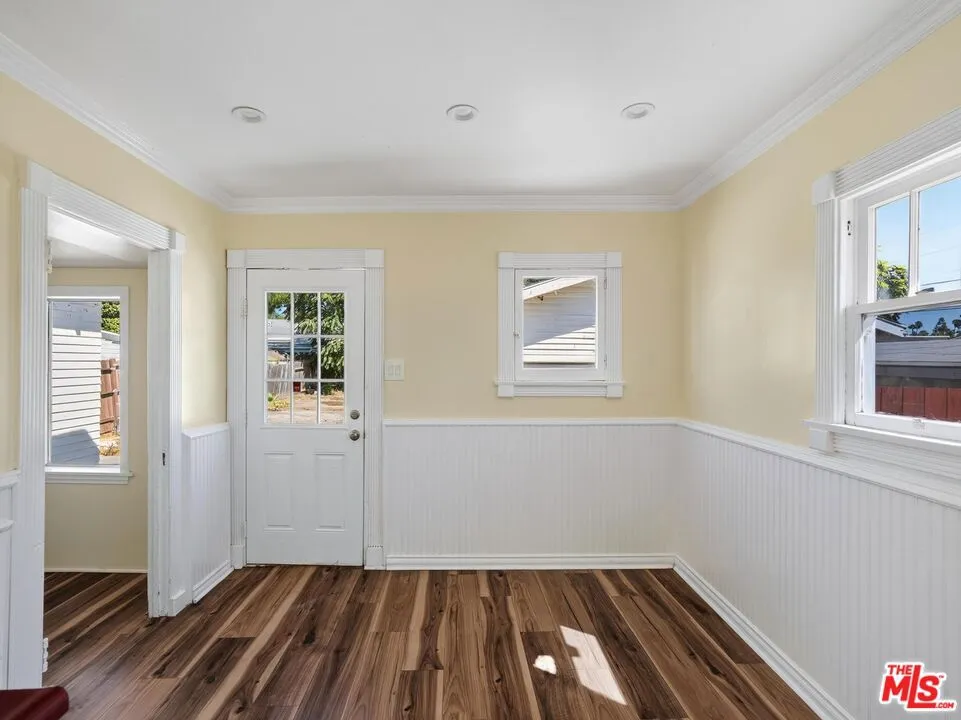 20911 Vose Street Los Angeles, CA 91303