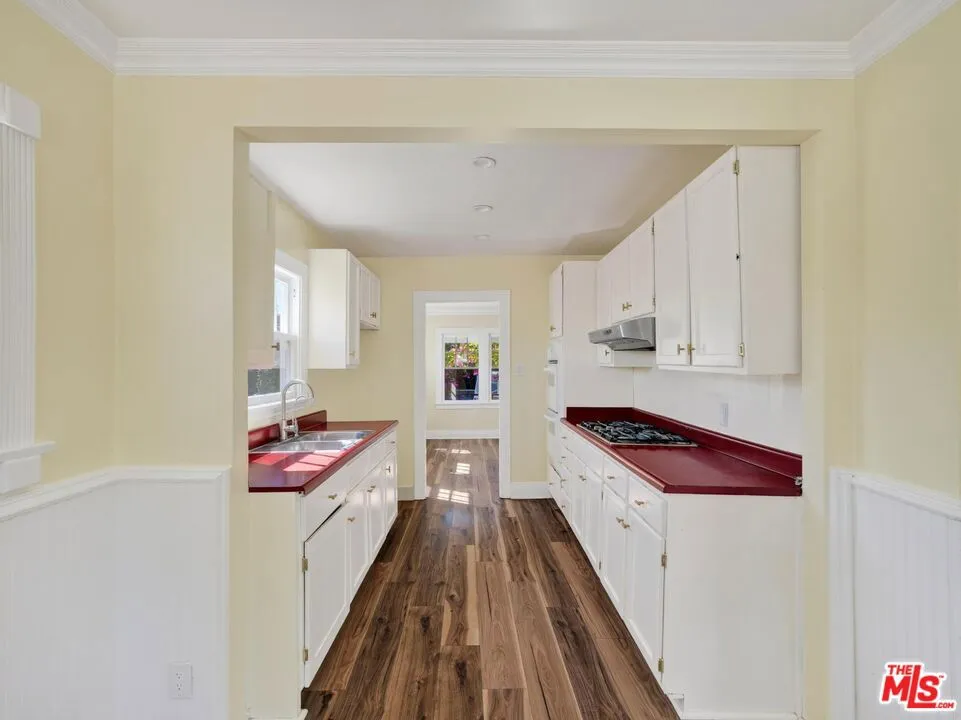 20911 Vose Street Los Angeles, CA 91303