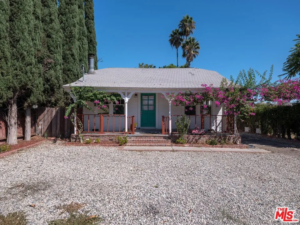20911 Vose Street Los Angeles, CA 91303