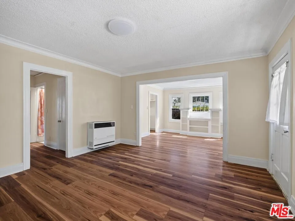 20911 Vose Street Los Angeles, CA 91303