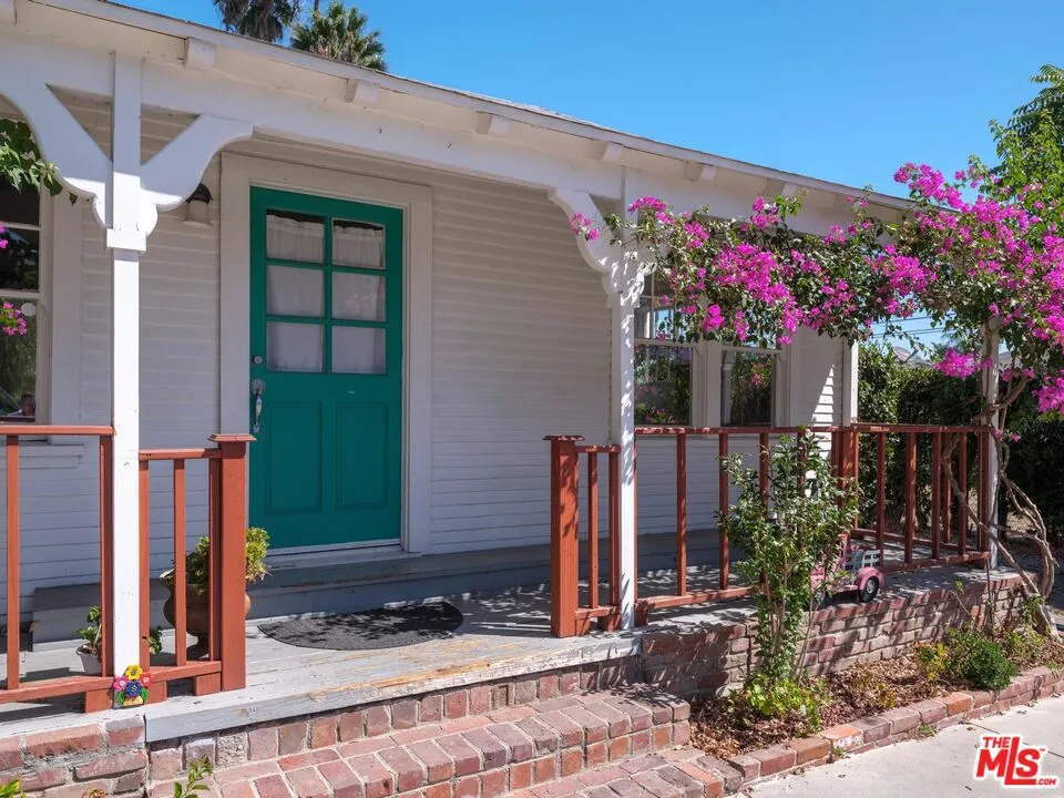 20911 Vose Street Los Angeles, CA 91303