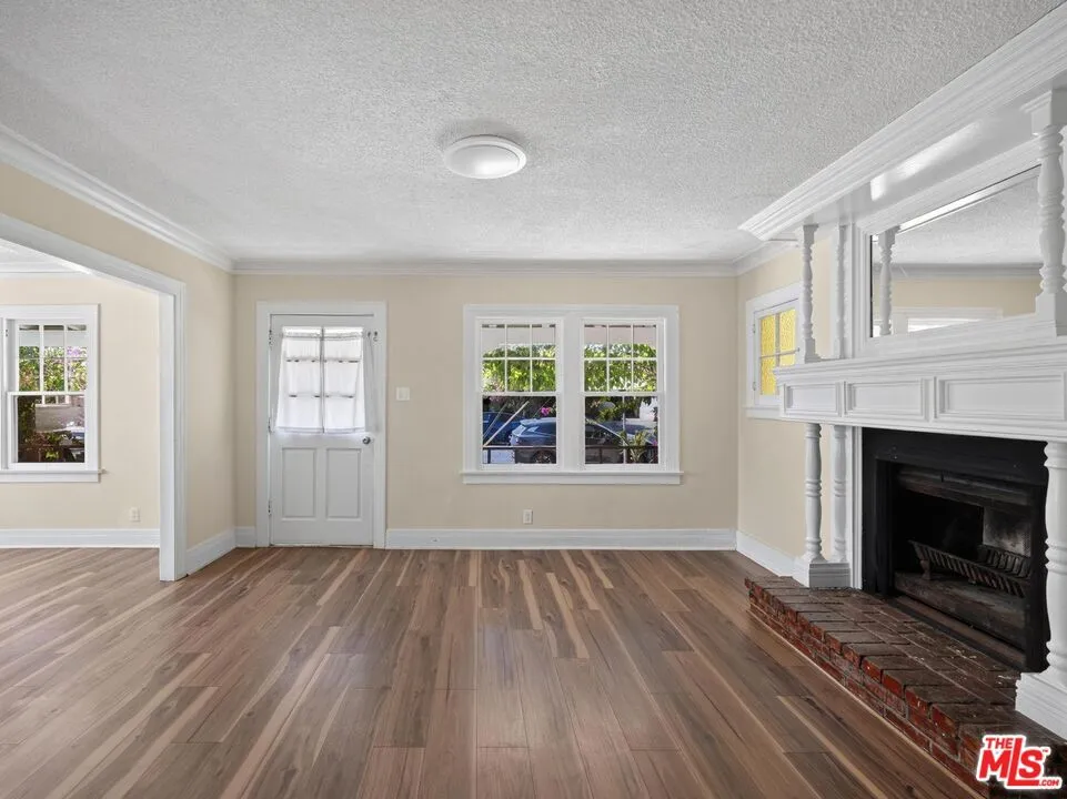 20911 Vose Street Los Angeles, CA 91303